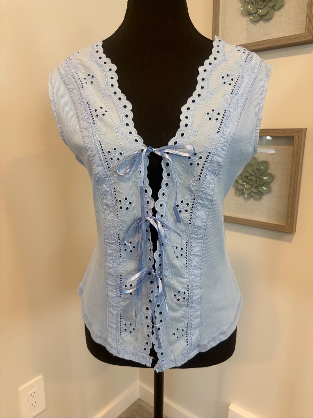 Free People Gesibelle Eyelet Embroidered Front Ribbon-Tie Sleeveless Top NWT!